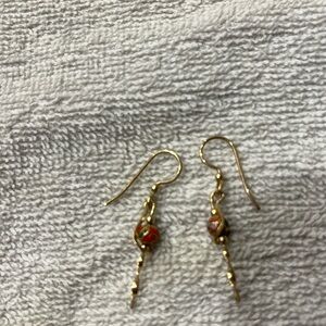 Wire gold tone earrings orange like inset
